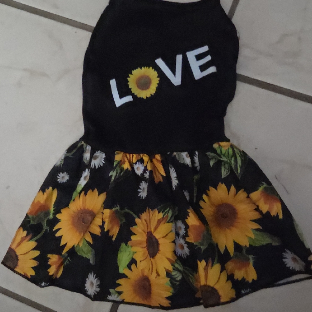 Dog Dress, Sunflower Print Size Large NWOT